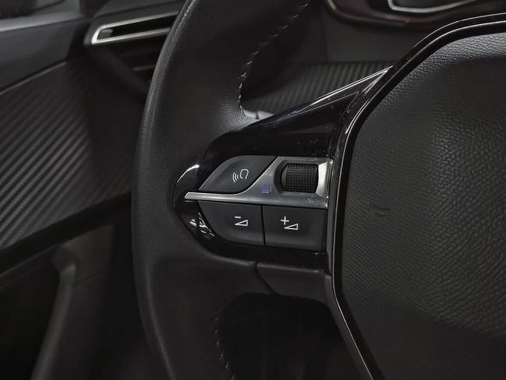 Peugeot 2008 Active Pack Puretech 100 S&S 6 Vel. MAN Segunda mano
