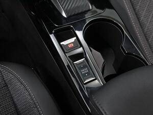 Peugeot 2008 N2008 Allure Hybrid 136 eDCS6 31