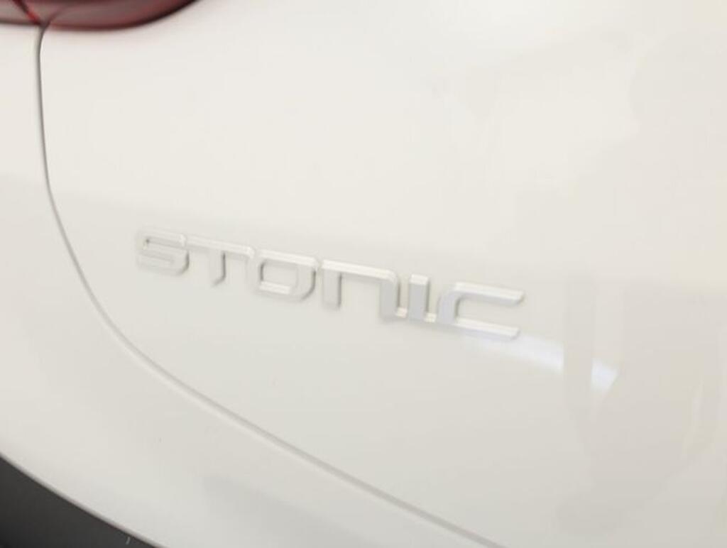 Kia Stonic 1.2 DPI DRIVE 84 5P Segunda mano