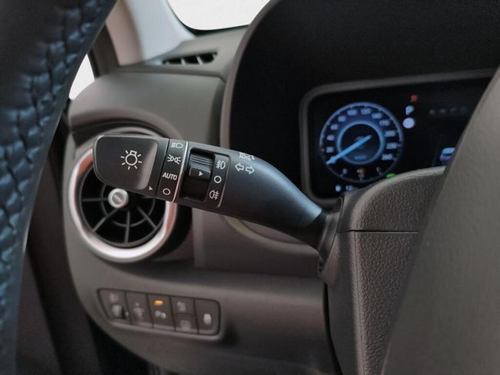 Hyundai Kona 1.6 GDI HEV STYLE SKY DCT 5P Segunda mano