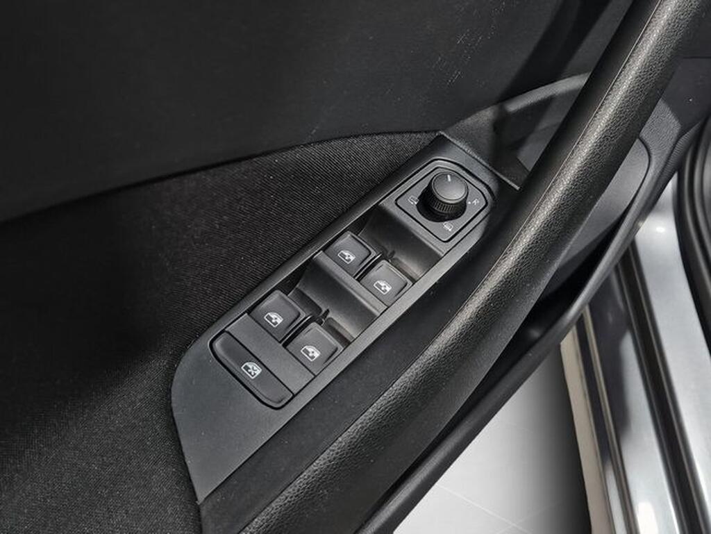 Skoda Kamiq 1.0 TSI 110 AMBITION 5P Segunda mano