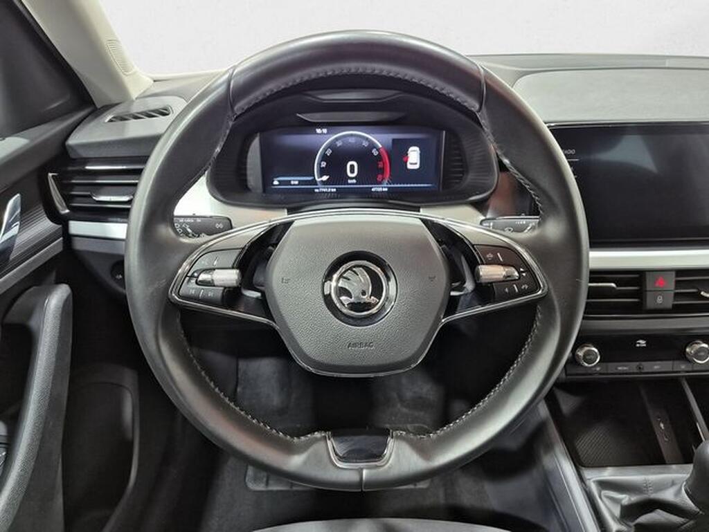 Skoda Kamiq 1.0 TSI 110 AMBITION 5P Segunda mano