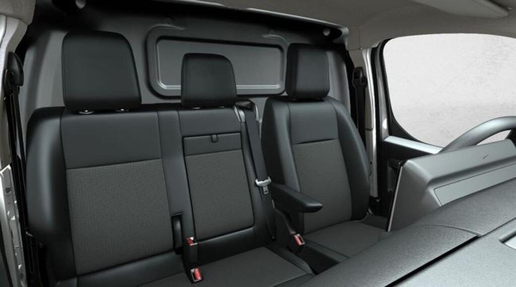 Opel Vivaro Vivaro Furgón 1.5 BlueHDi 120 S&S BVM6 €6.4 7