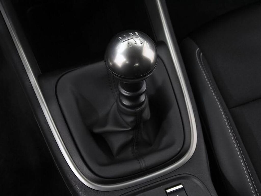 Jeep Avenger 1.2 G 100 ALTITUDE 5P Segunda mano