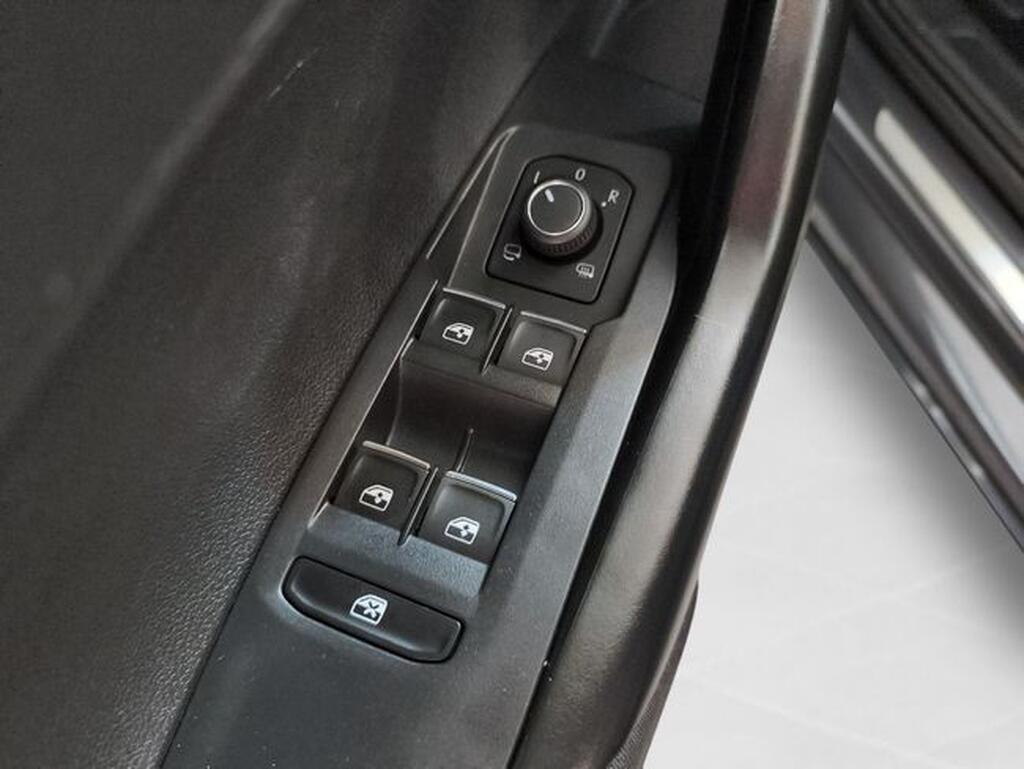 Volkswagen Taigo 1.5 TSI 150 DSG R-LINE 5P Segunda mano