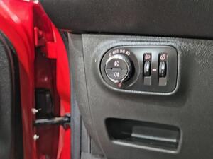 Opel Corsa 1.4 66kW (90CV) Color Edition 12