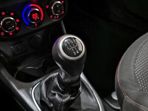 Opel Corsa 1.4 66kW (90CV) Color Edition 26