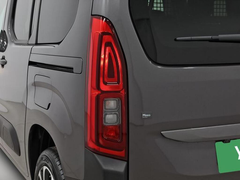 Citroën Berlingo 1.5 BLUEHDI 130 AUTO TALLA M SHINE BUSINES 5P (N1) 34