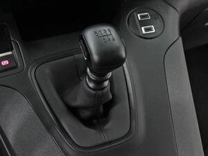 Peugeot Rifter RIFTER 1.5 BLUEHDI 100 ALLURE STANDARD 4P 31