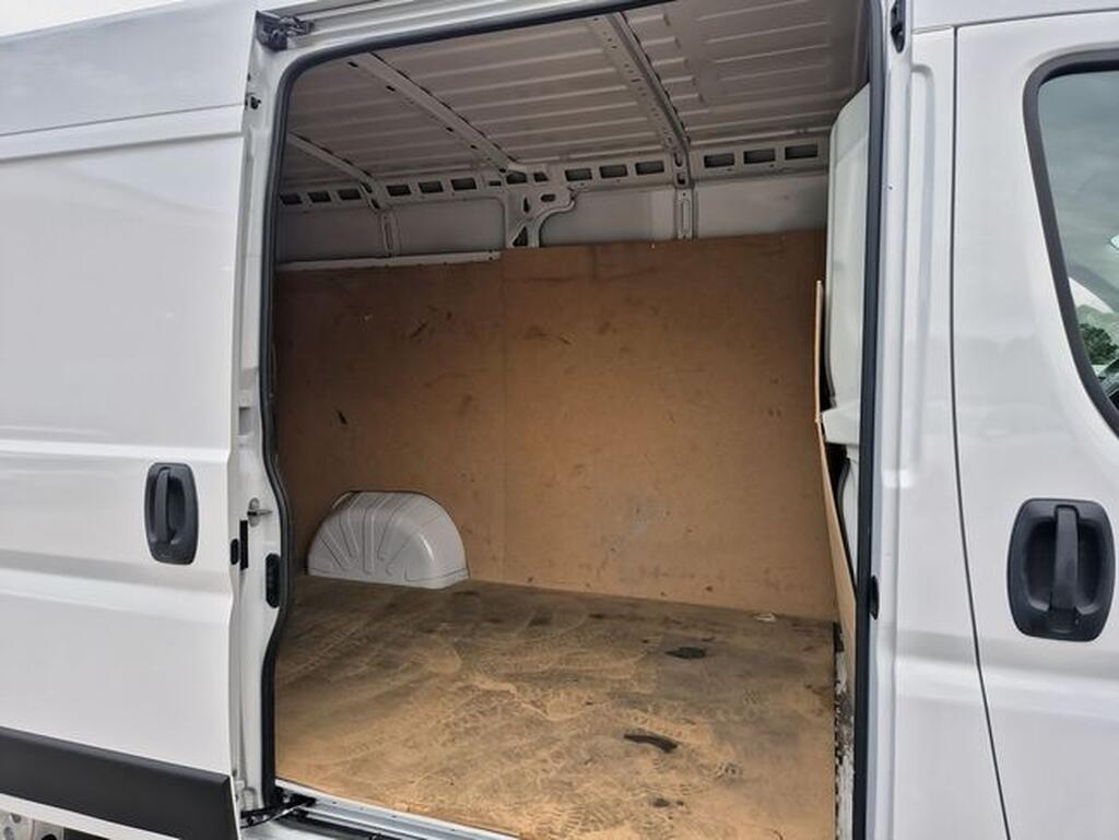 Opel Movano FG 2.2 BHDI 120 L2H2 3.0T 4P 9