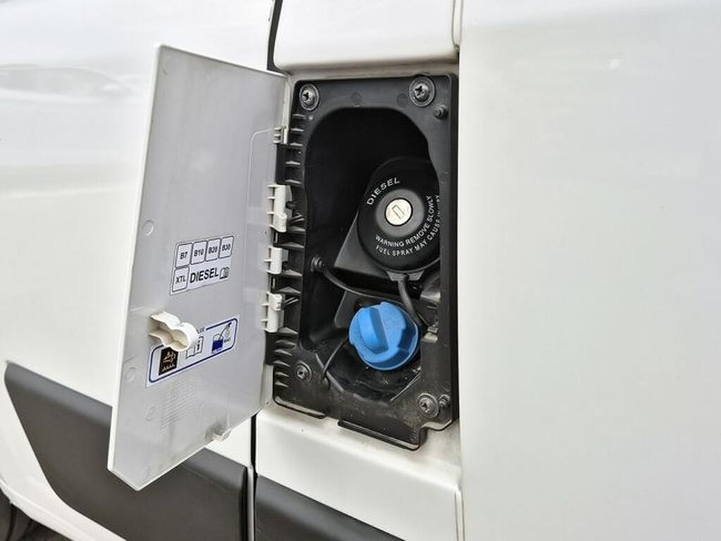 Opel Movano FG 2.2 BHDI 120 L2H2 3.0T 4P 26