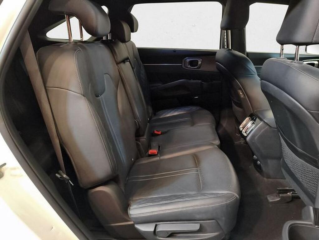 Kia Sorento 1.6 T-GDi HEV Black Edition 4x2 7pl Segunda mano