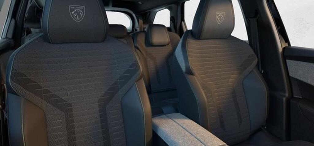 Peugeot 5008 5008 GT 1.2 HYBRID 145CV EDCS6 Km0