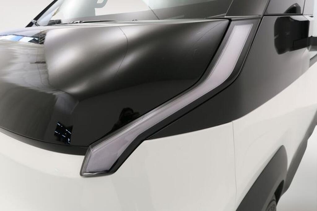Kia PV5 Passenger Passenger L2H1 Medium Range Essential Km0