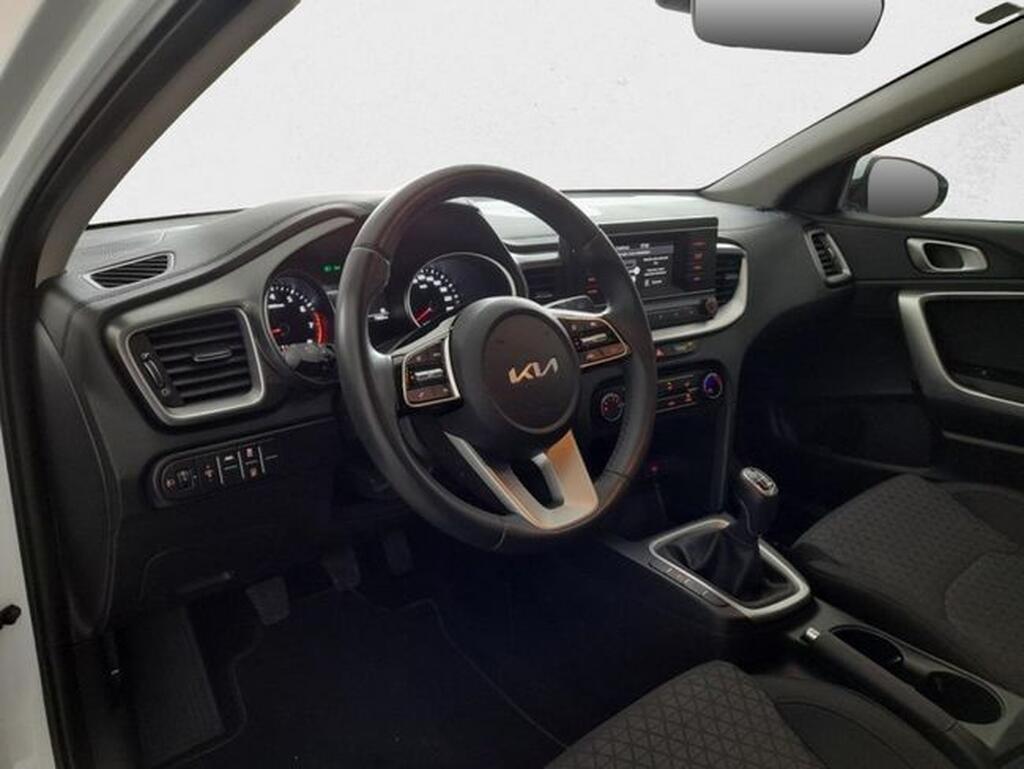 Kia Ceed 1.0 T-GDi 74kW (100CV) Concept 24