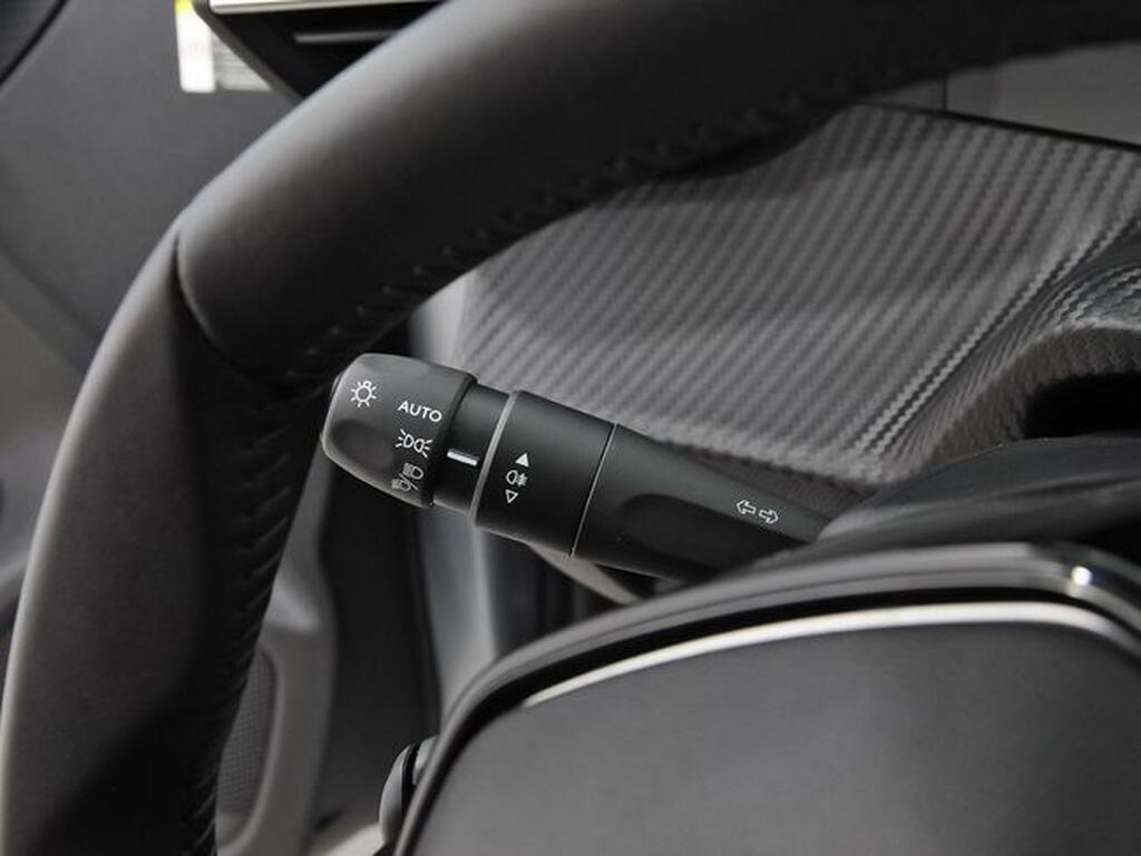 Peugeot 208 Allure Puretech 100 16