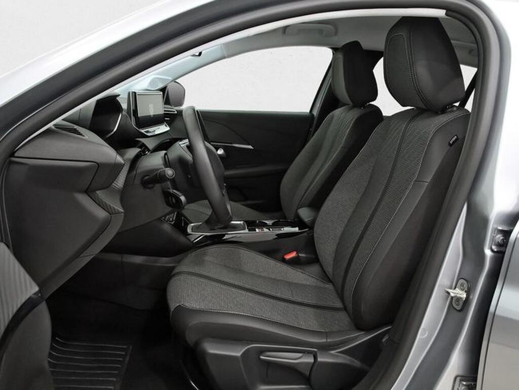Peugeot 208 Allure Puretech 100 8