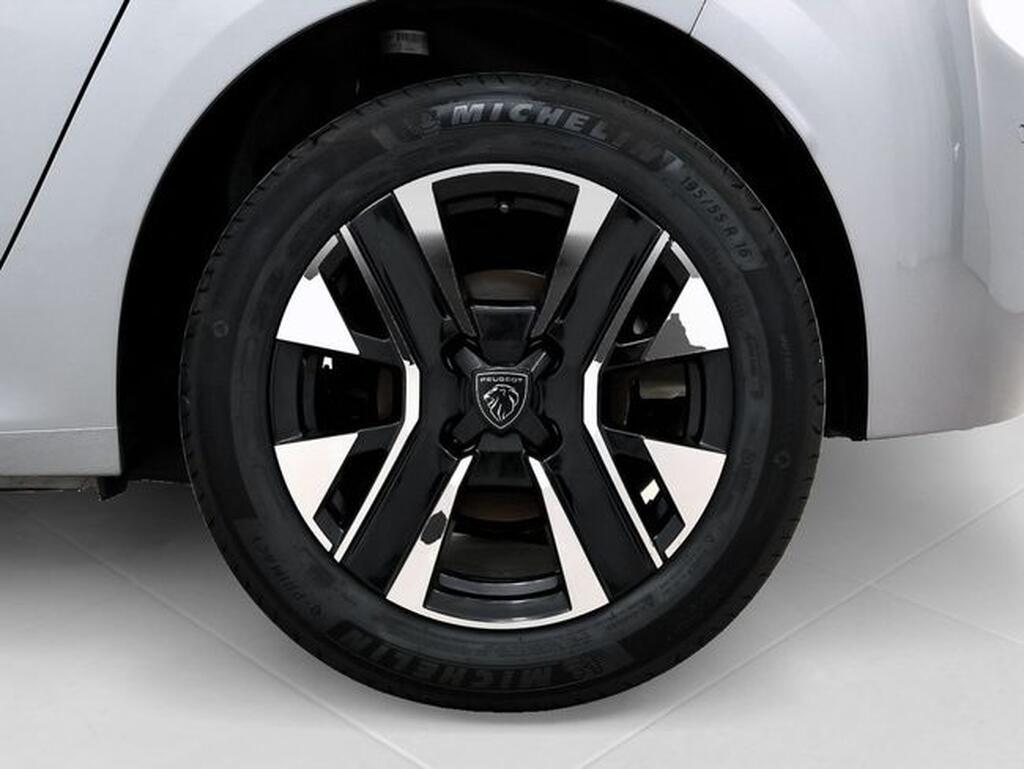 Peugeot 208 Allure Puretech 100 11