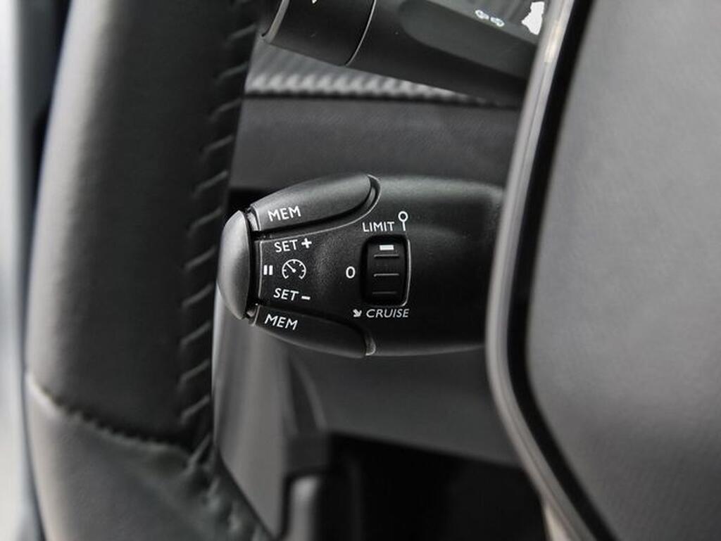 Peugeot 208 Allure Puretech 100 17