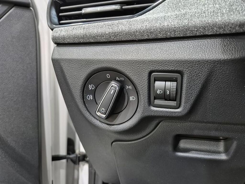 Skoda Kamiq ** KAMIQ 1.5 TSI SELECTION DSG 5P Segunda mano