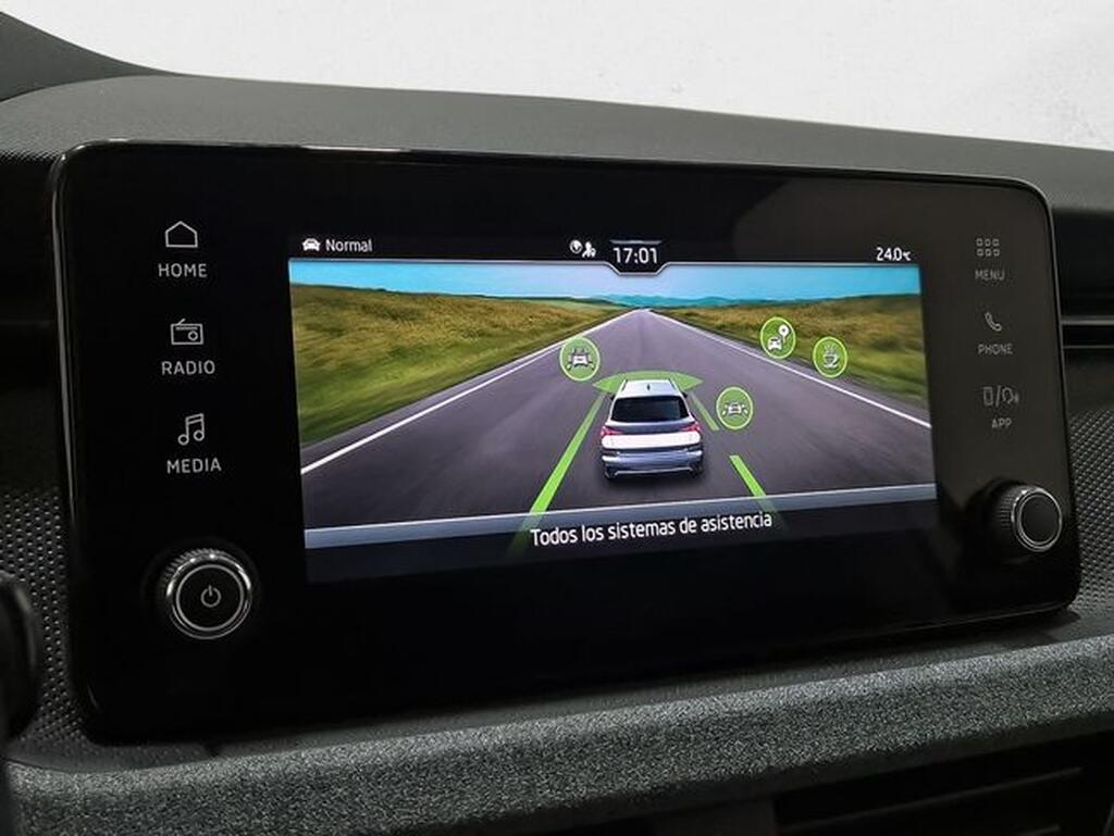 Skoda Kamiq ** KAMIQ 1.5 TSI SELECTION DSG 5P Segunda mano
