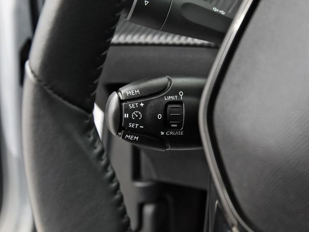 Peugeot 2008 2008 1.2 PURETECH 100 S&S ALLURE 5P 17