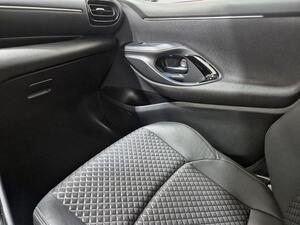 Toyota Yaris 1.5 120H Style Plus 28