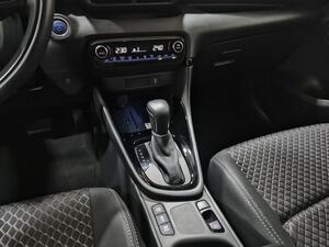 Toyota Yaris 1.5 120H Style Plus 27