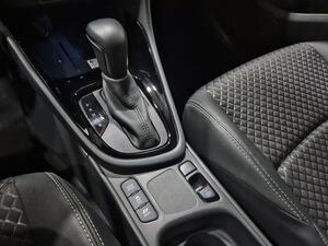 Toyota Yaris 1.5 120H Style Plus 26