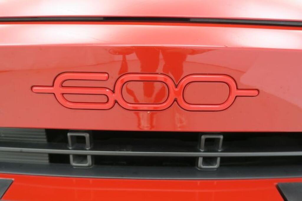 Fiat 600 600e RED 54kwh 115kw (156cv) Segunda mano