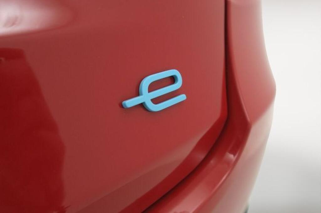 Fiat 600 600e RED 54kwh 115kw (156cv) Segunda mano