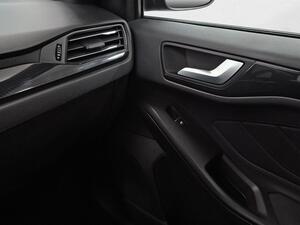 Ford Focus FOCUS 1.0 ECOBOOST MHEV 155 ST-LINE 5P 29
