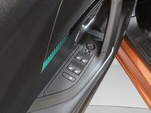 Peugeot 2008 Allure Pack BlueHDI 130 S&S EAT8 11