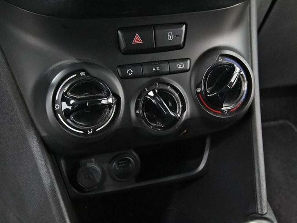 Peugeot 208 208 SIGNATURE 1.5 BLUEHDI 100 CV S&S 5VEL MAN 5P Segunda mano