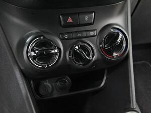 Peugeot 208 208 SIGNATURE 1.5 BLUEHDI 100 CV S&S 5VEL MAN 5P 28