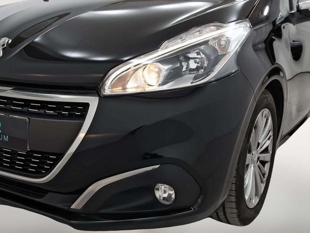 Peugeot 208 208 SIGNATURE 1.5 BLUEHDI 100 CV S&S 5VEL MAN 5P Segunda mano