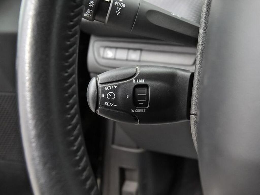 Peugeot 208 208 SIGNATURE 1.5 BLUEHDI 100 CV S&S 5VEL MAN 5P Segunda mano