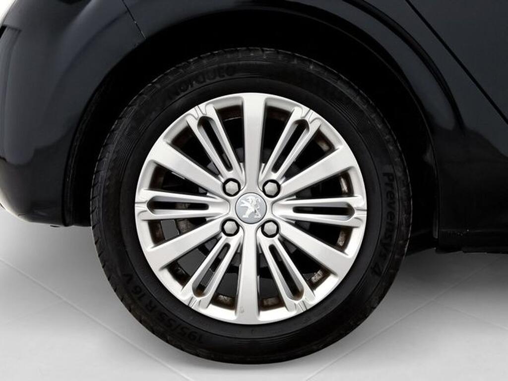 Peugeot 208 208 SIGNATURE 1.5 BLUEHDI 100 CV S&S 5VEL MAN 5P Segunda mano