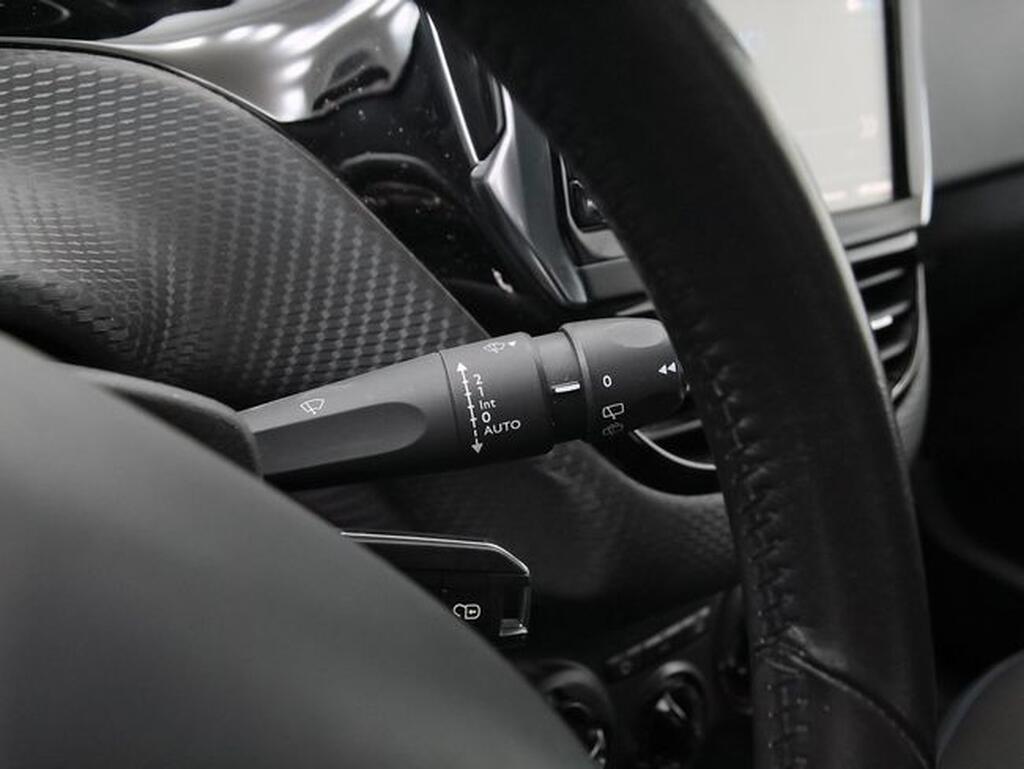 Peugeot 208 208 SIGNATURE 1.5 BLUEHDI 100 CV S&S 5VEL MAN 5P Segunda mano