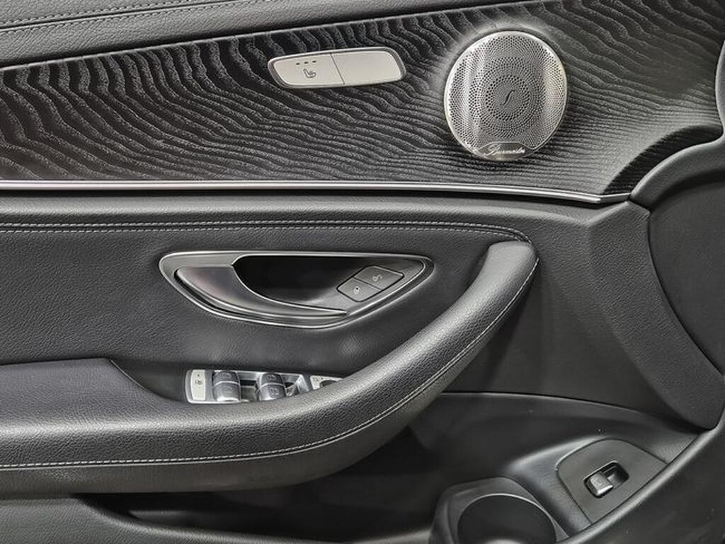 Mercedes Clase E E-CLASS 2.0 E 300 DE AUTO 4P (AMG LINE) Segunda mano