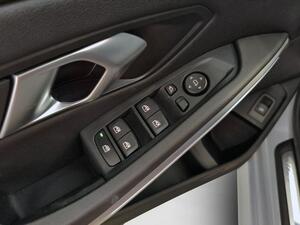BMW Serie 3 SERIES 3 TOURING 2.0 318D 150CV MEHV AUTO 5P 11