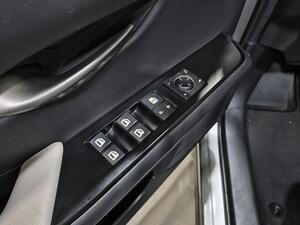 Lexus UX 2.0 250h Business 11
