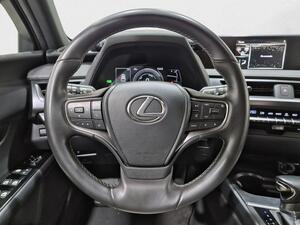 Lexus UX 2.0 250h Business 18