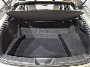 Lexus UX 2.0 250h Business 9
