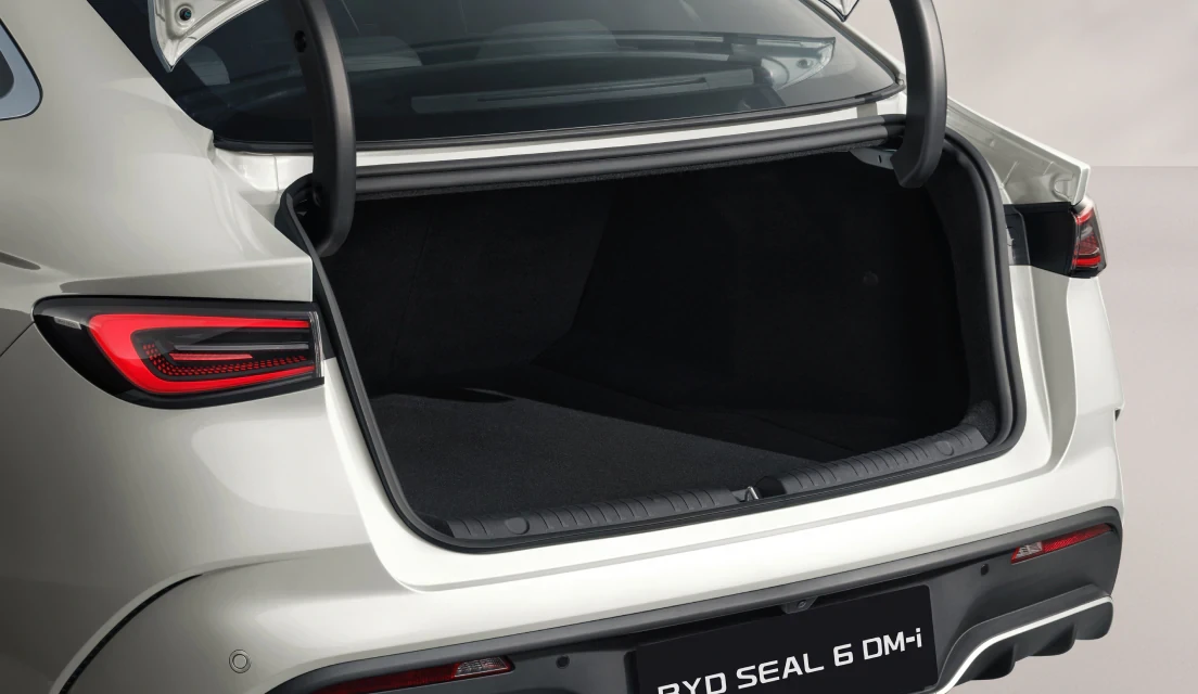 BYD Seal 6 DM-i exterior