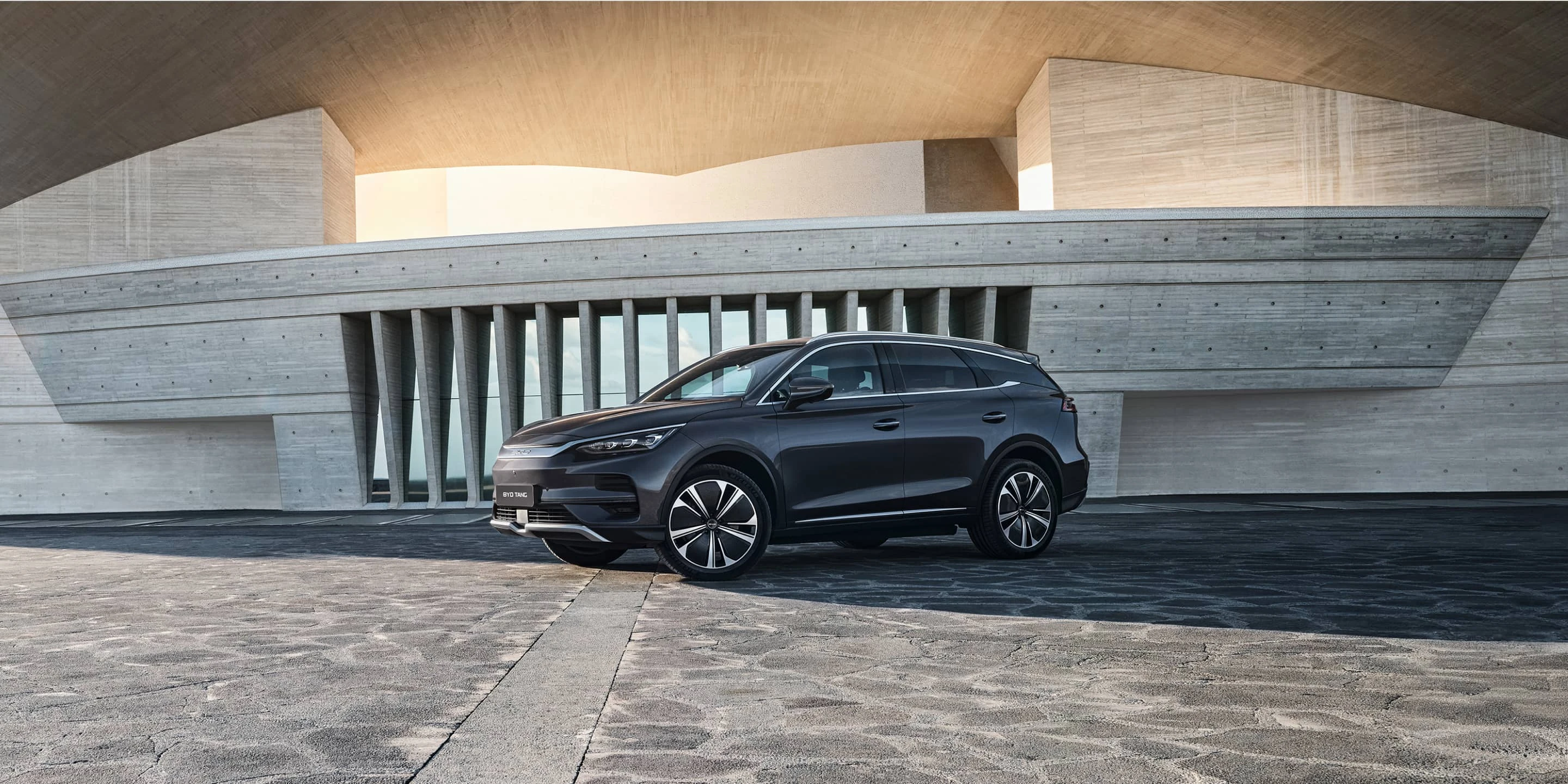 BYD Tang exterior
