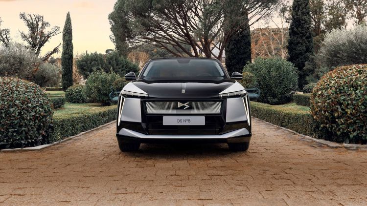 DS Nº8 exterior