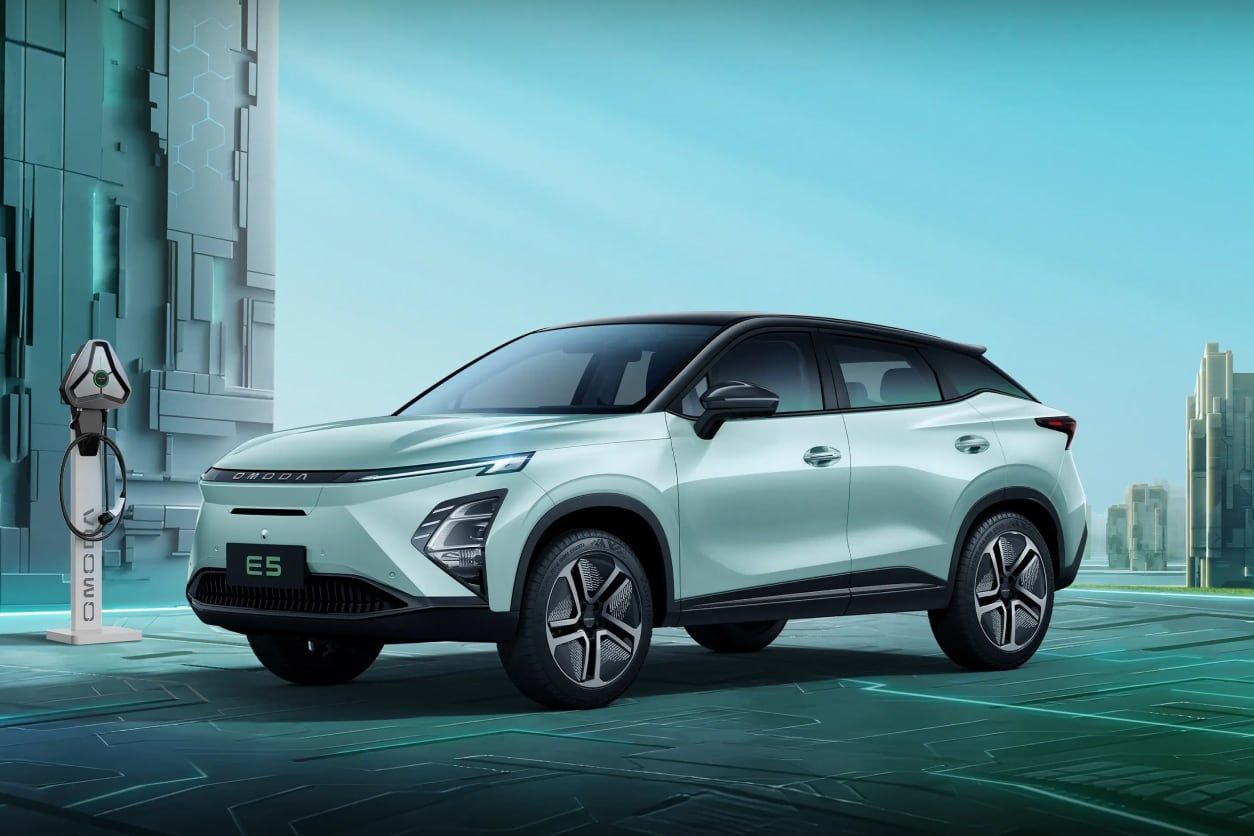 Omoda 5 EV exterior