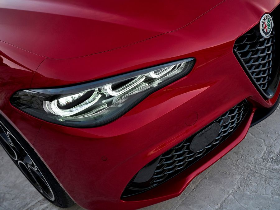 Alfa Romeo Giulia exterior