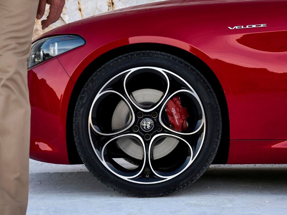 Alfa Romeo Giulia exterior